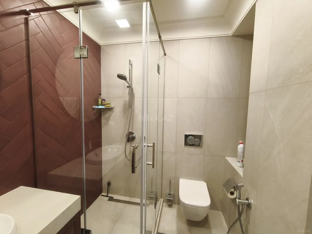 Satılır 4 otaqlı mənzil 150 m²
