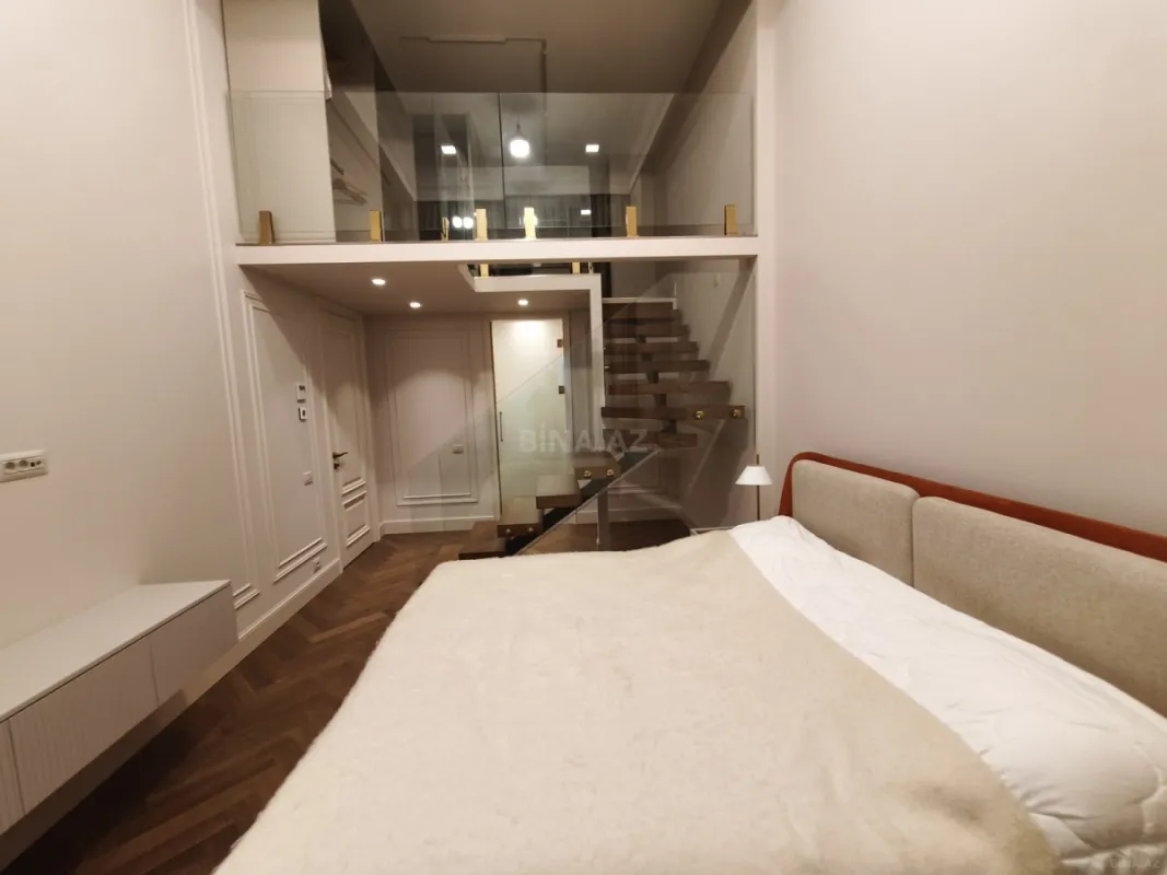 Satılır 4 otaqlı mənzil 150 m²