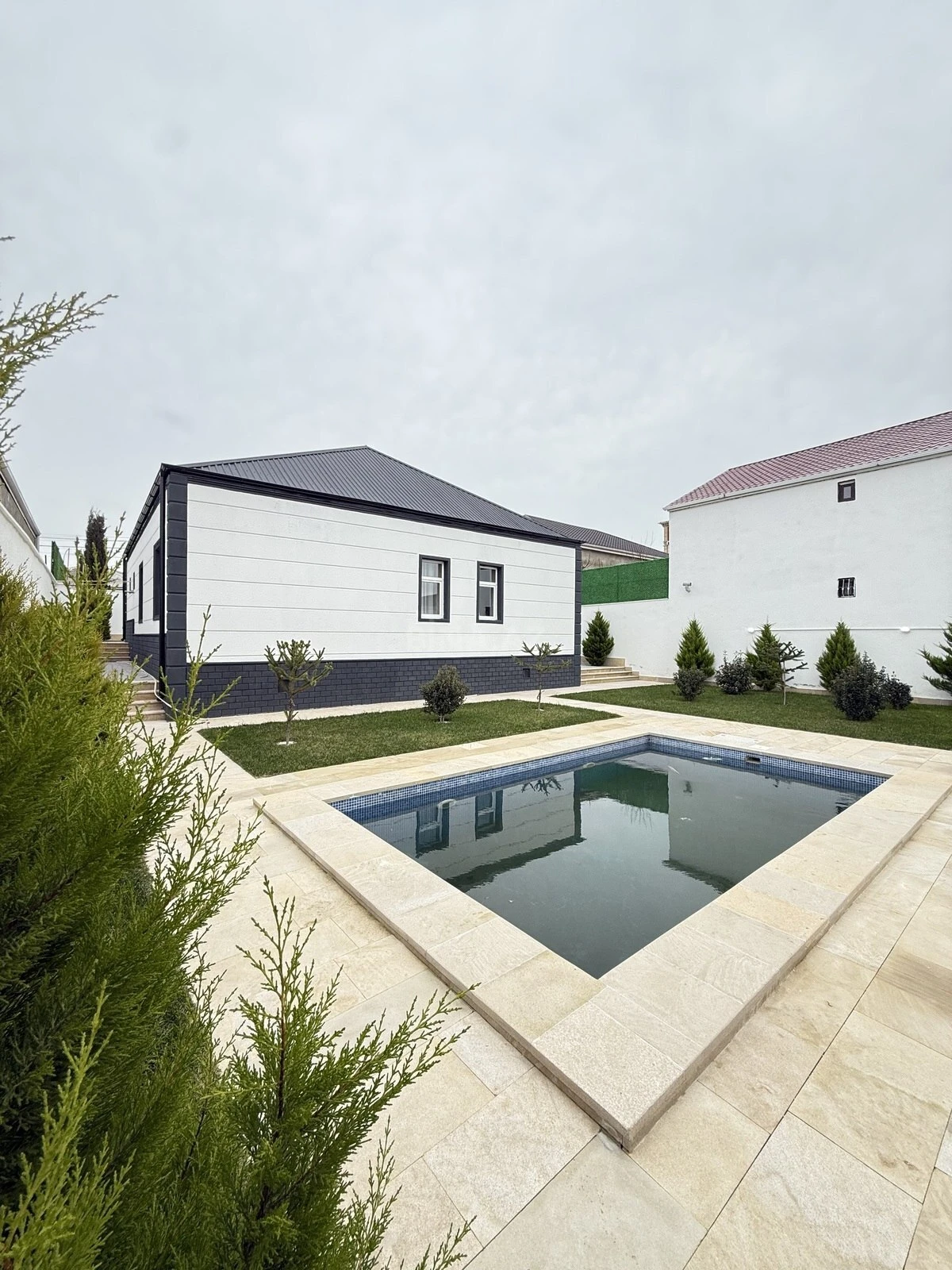 Satılır 4 otaqlı həyət evi 150 m²