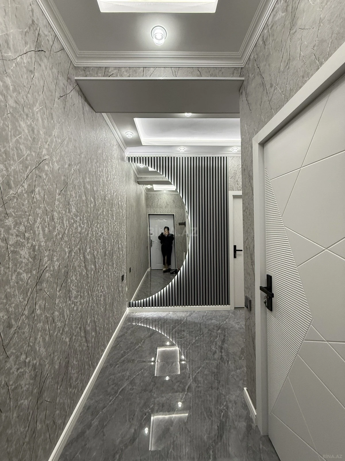 Satılır 2 otaqlı mənzil 53 m²