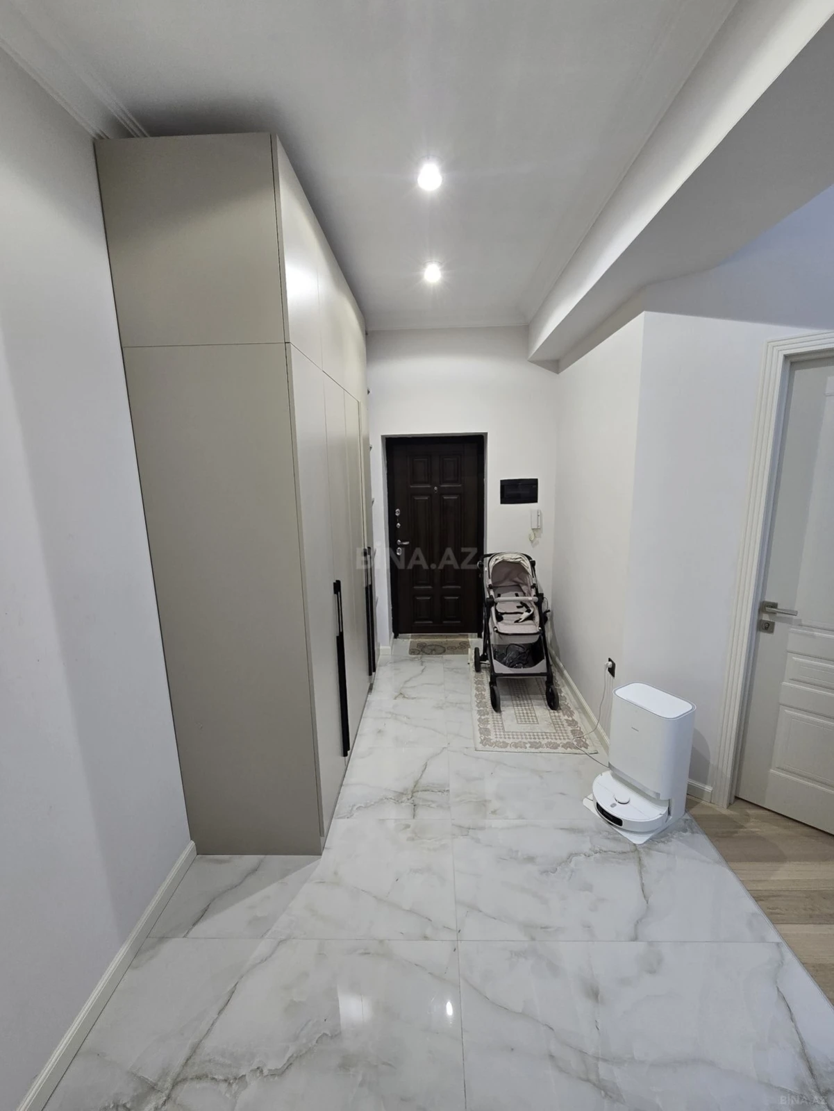 Satılır 2 otaqlı mənzil 68 m²