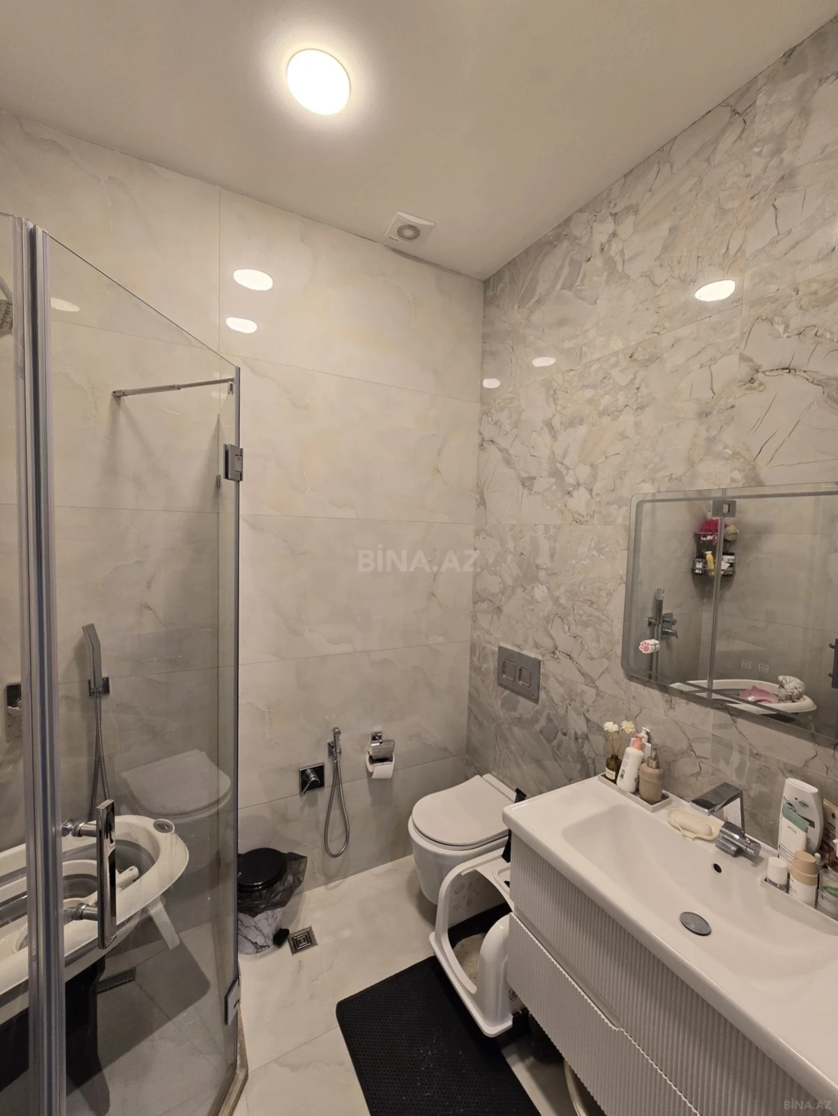 Satılır 2 otaqlı mənzil 68 m²