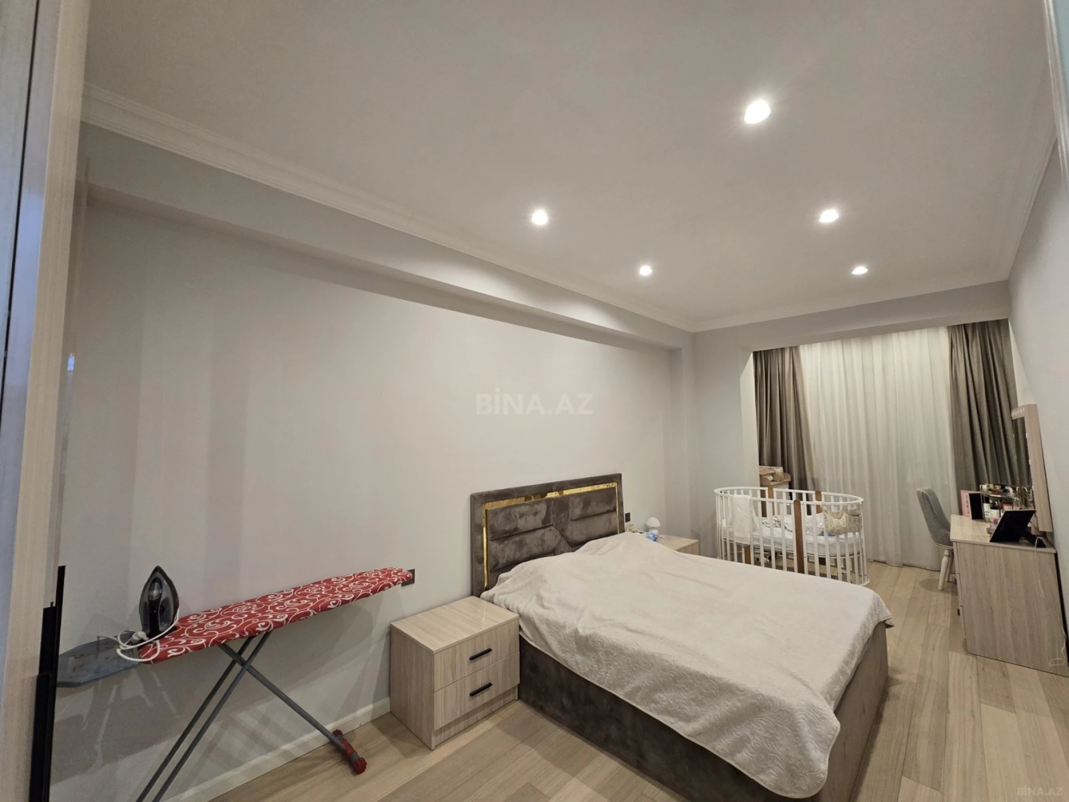 Satılır 2 otaqlı mənzil 68 m²