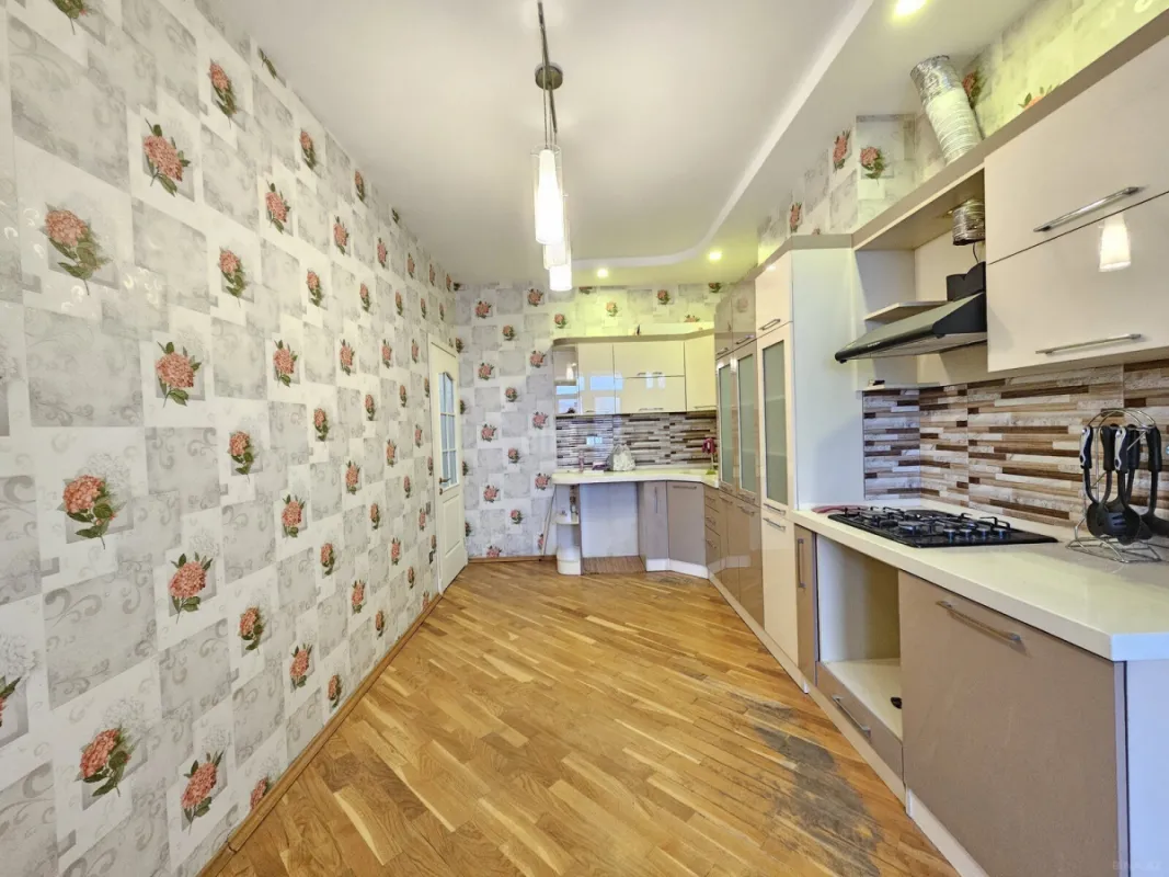 Satılır 3 otaqlı mənzil 100 m²