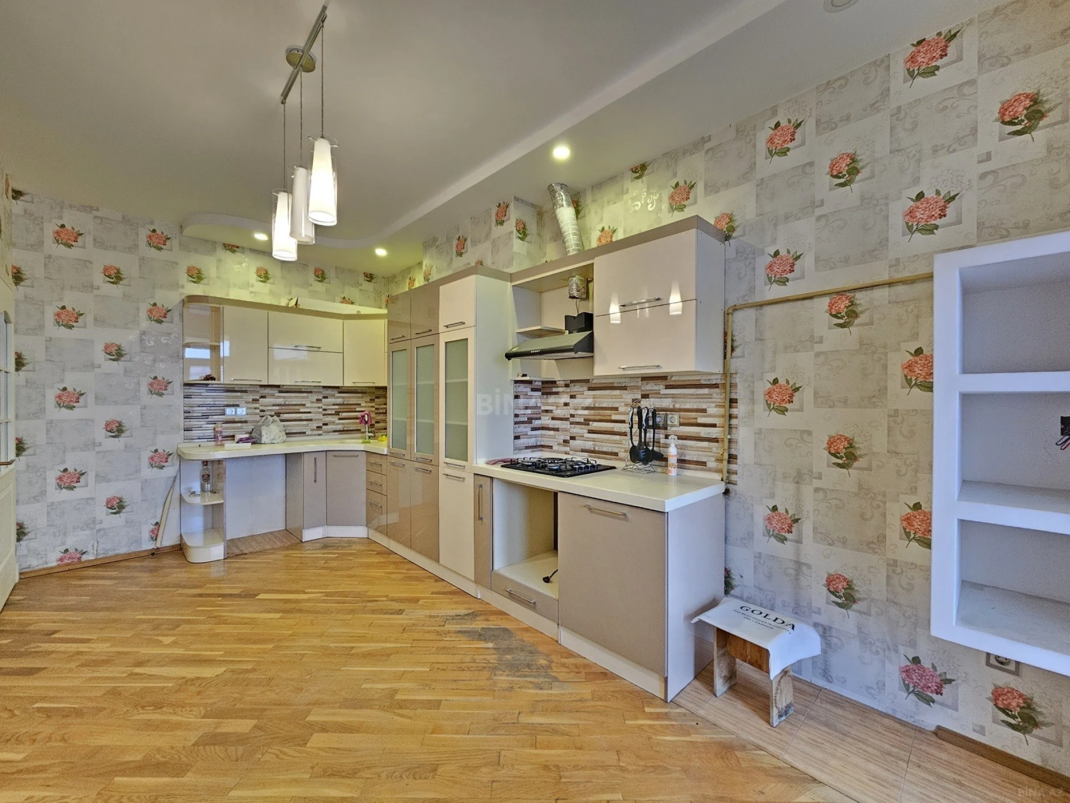 Satılır 3 otaqlı mənzil 100 m²