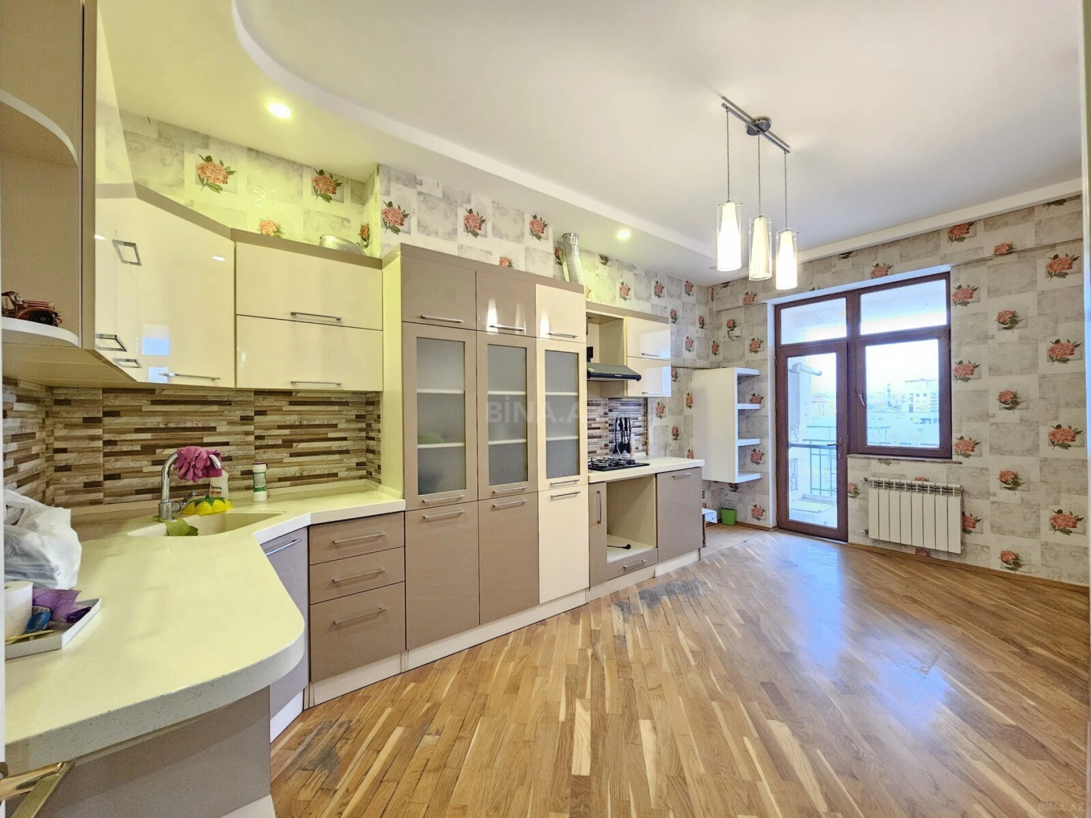 Satılır 3 otaqlı mənzil 100 m²