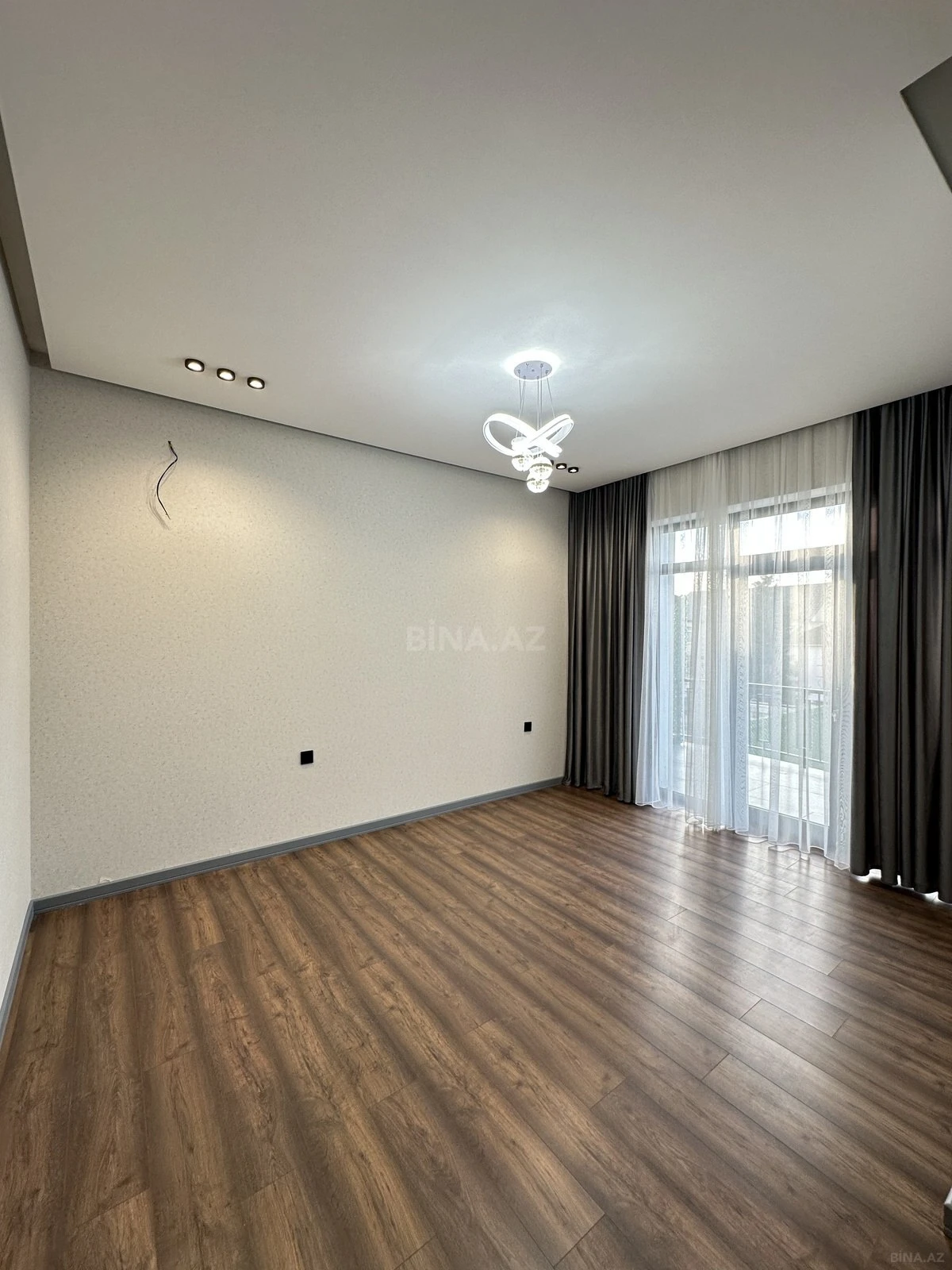 Satılır 5 otaqlı həyət evi 200 m²