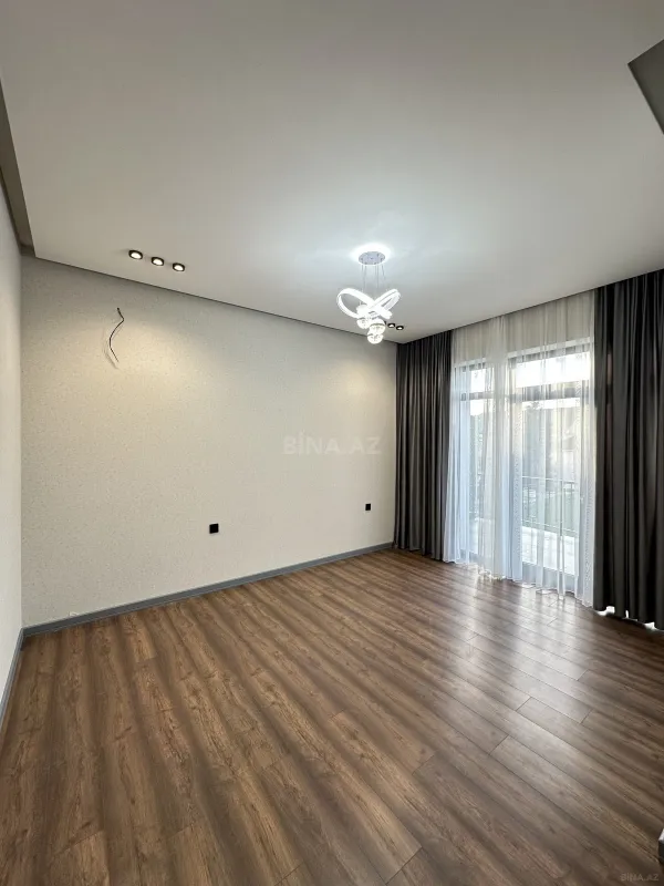 Satılır 5 otaqlı həyət evi 200 m²