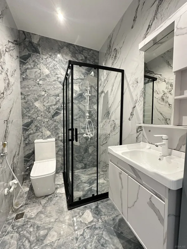 Satılır 5 otaqlı həyət evi 200 m²