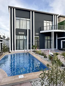 Satılır 5 otaqlı həyət evi 200 m²