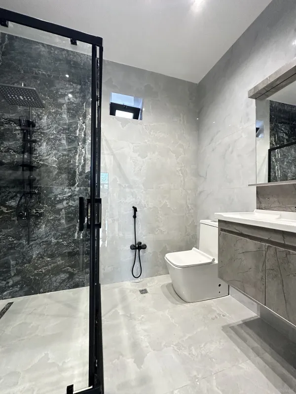 Satılır 5 otaqlı həyət evi 200 m²