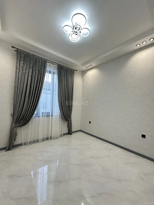 Satılır 5 otaqlı həyət evi 200 m²