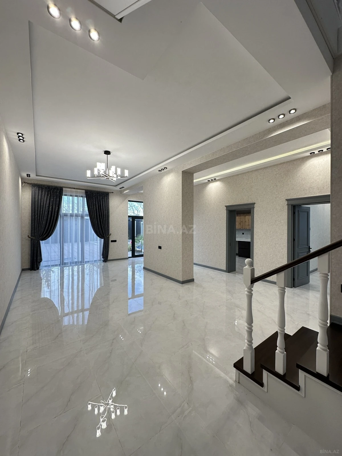 Satılır 5 otaqlı həyət evi 200 m²
