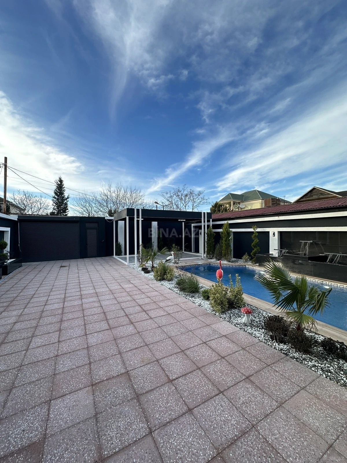 Satılır 5 otaqlı həyət evi 200 m²