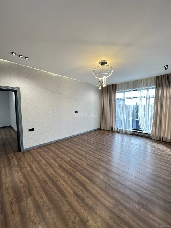 Satılır 5 otaqlı həyət evi 200 m²