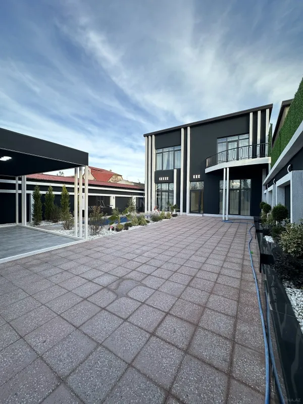 Satılır 5 otaqlı həyət evi 200 m²