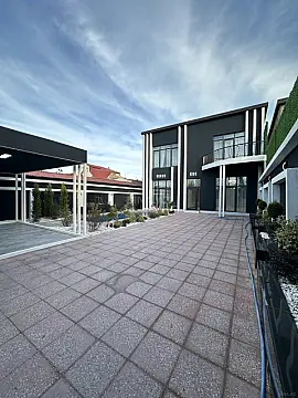 Satılır 5 otaqlı həyət evi 200 m²