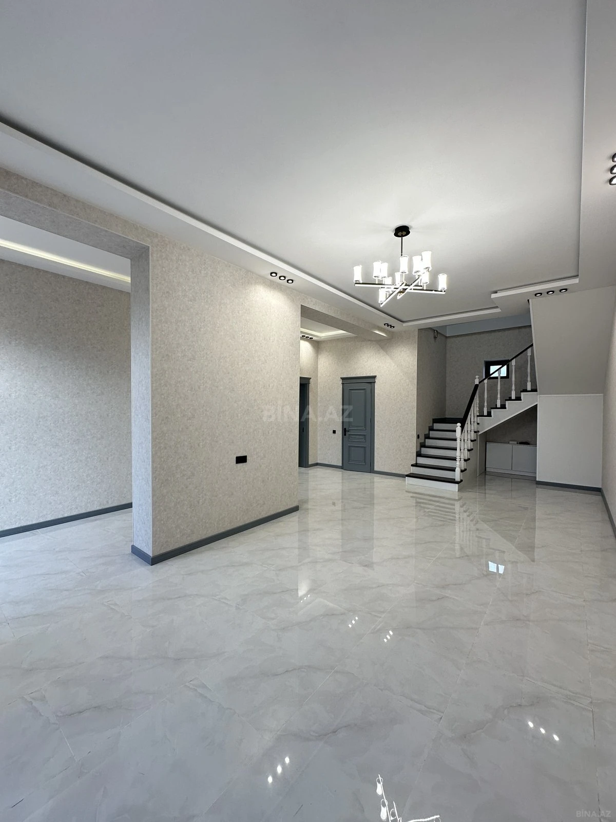 Satılır 5 otaqlı həyət evi 200 m²