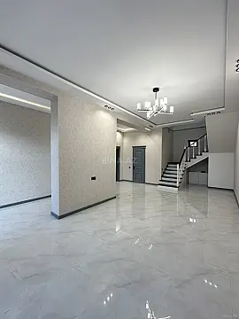 Satılır 5 otaqlı həyət evi 200 m²