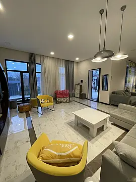 Kirayə verilir 4 otaqlı həyət evi 250 m²