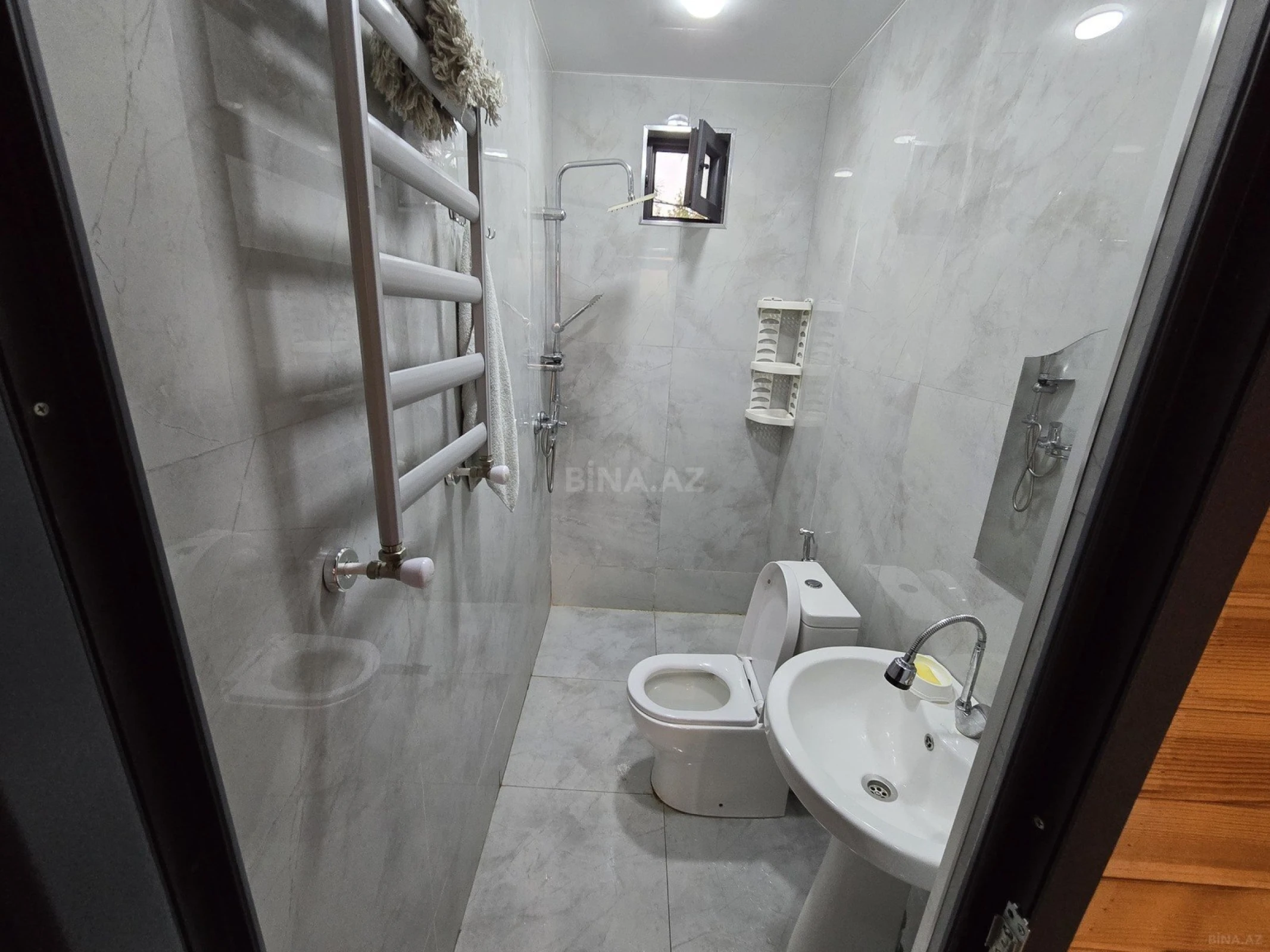 Kirayə verilir 2 otaqlı həyət evi 200 m²