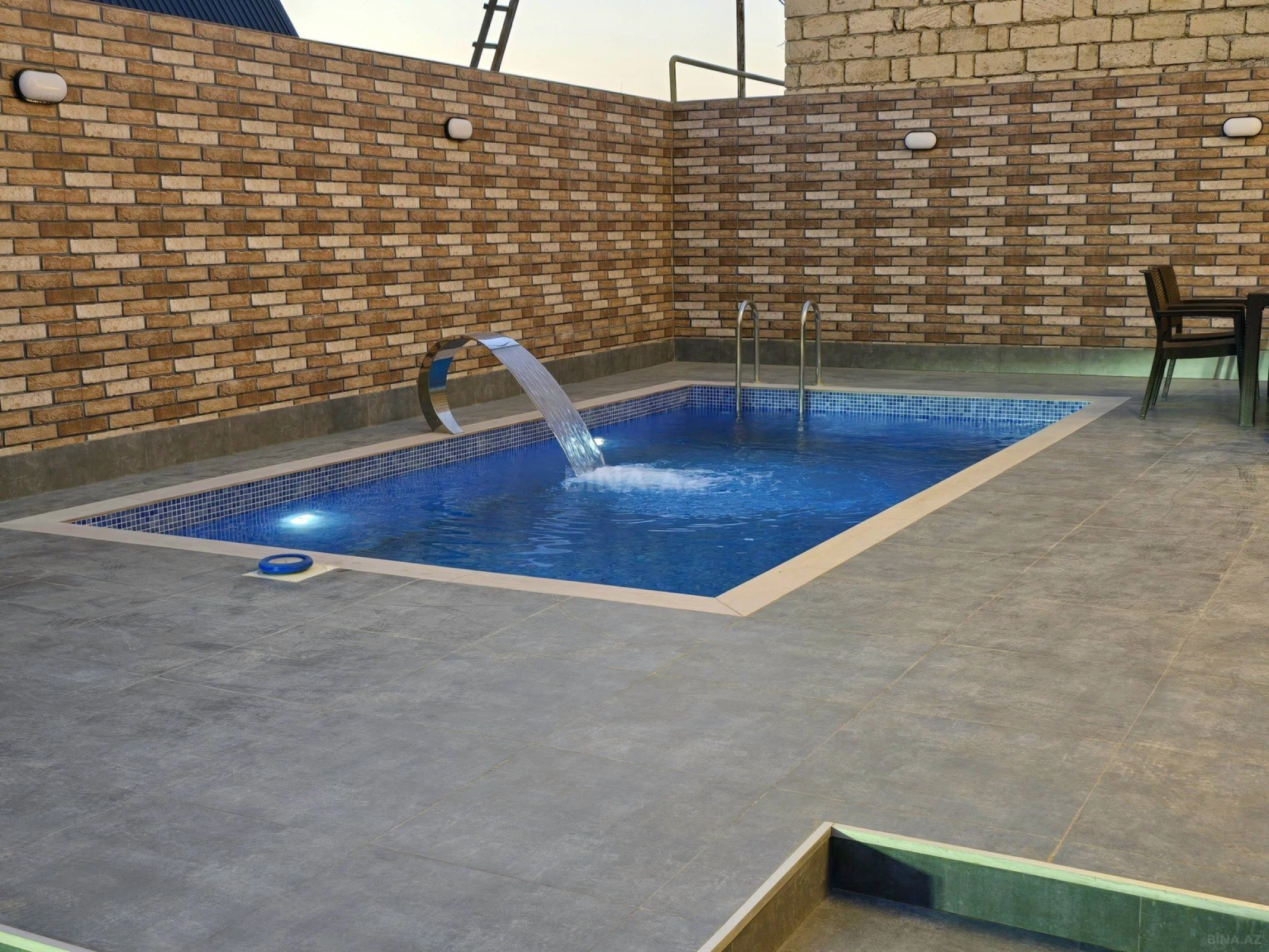 Kirayə verilir 2 otaqlı həyət evi 200 m²