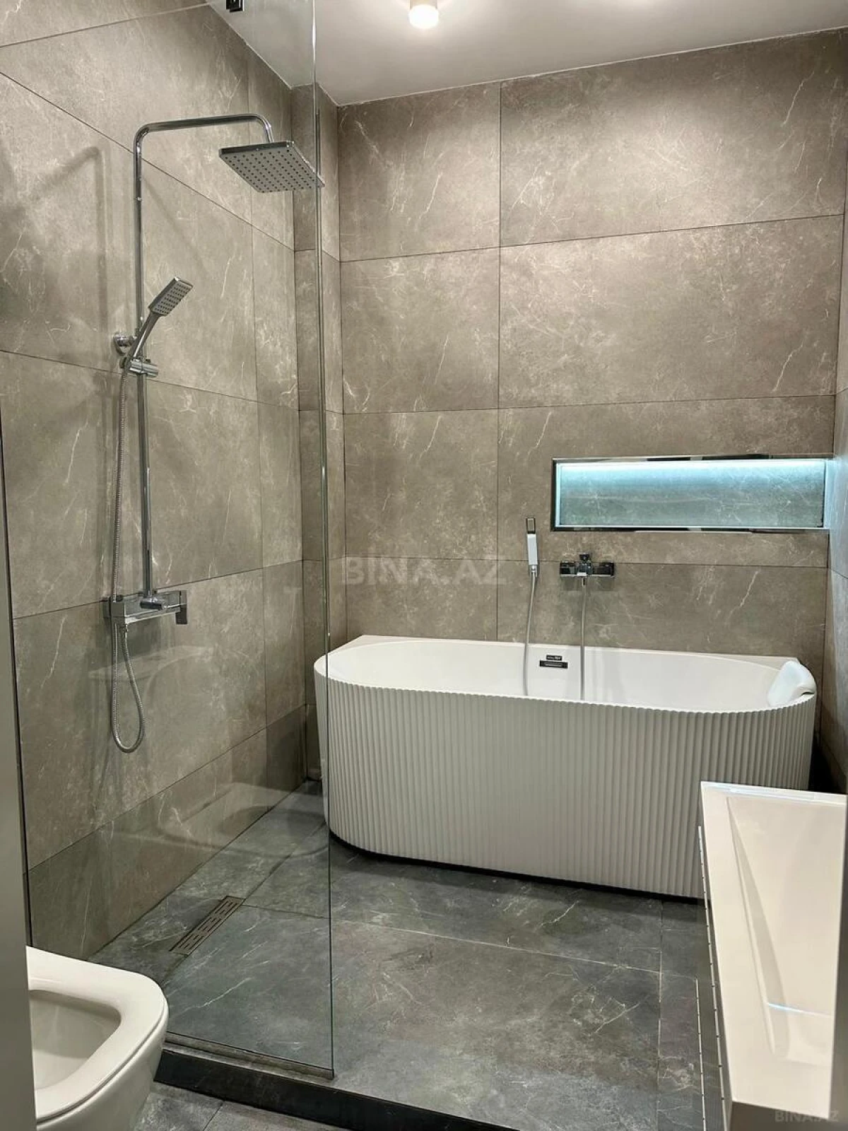 Kirayə verilir 4 otaqlı həyət evi 250 m²