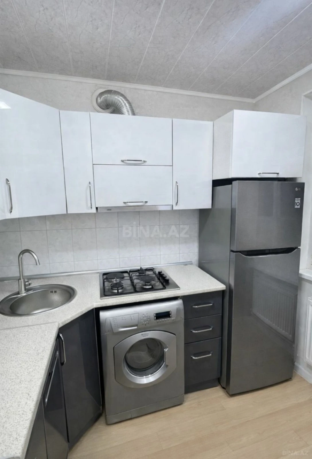 Satılır 3 otaqlı mənzil 63 m²