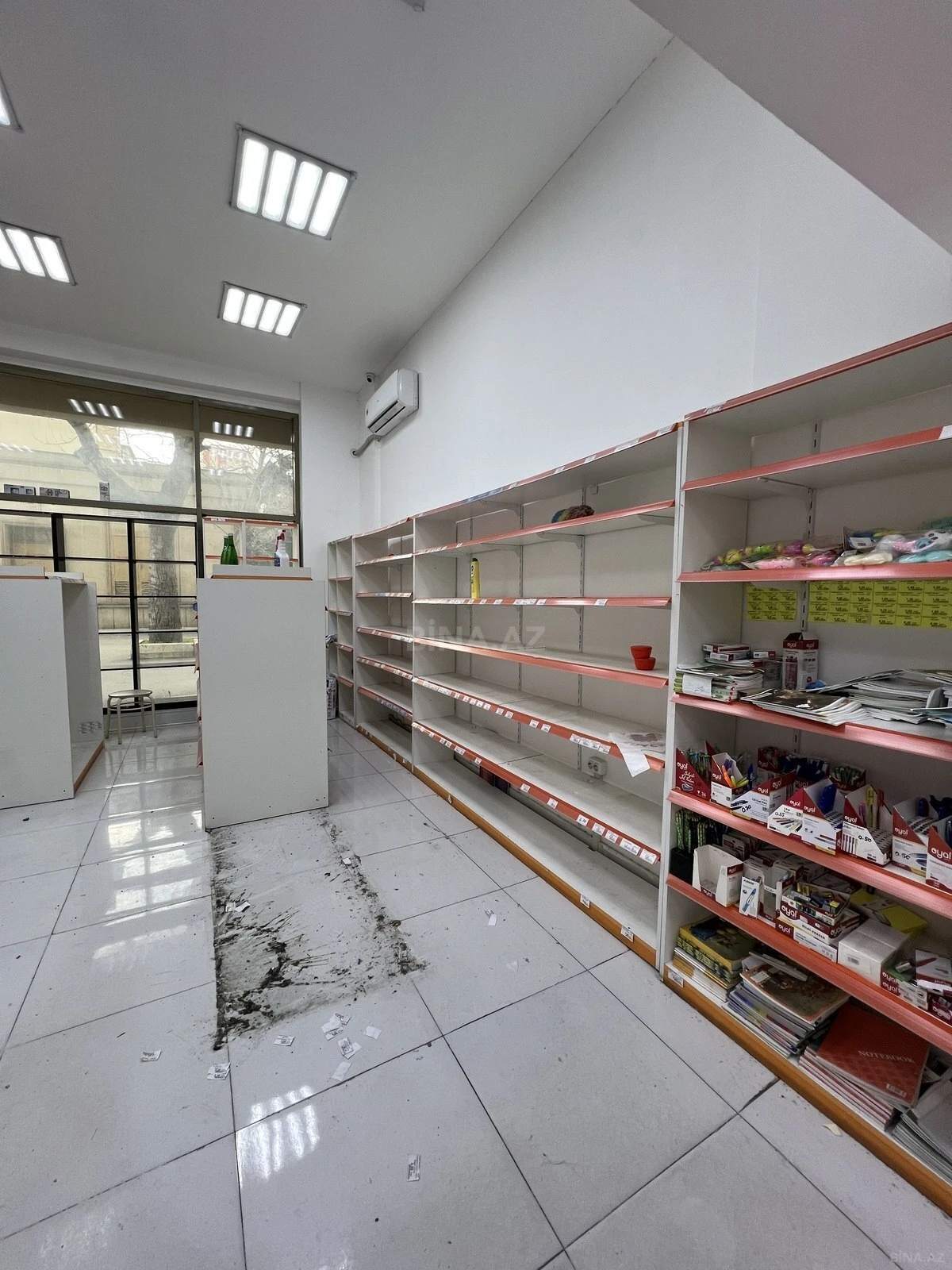 Satılır obyekt 105 m²