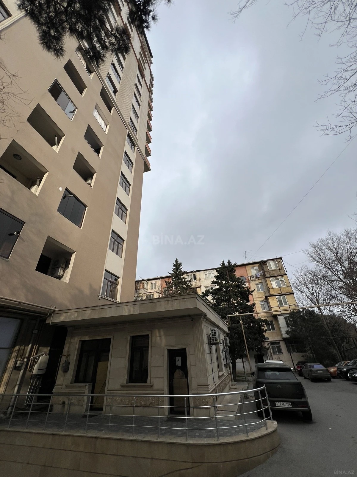 Satılır obyekt 105 m²