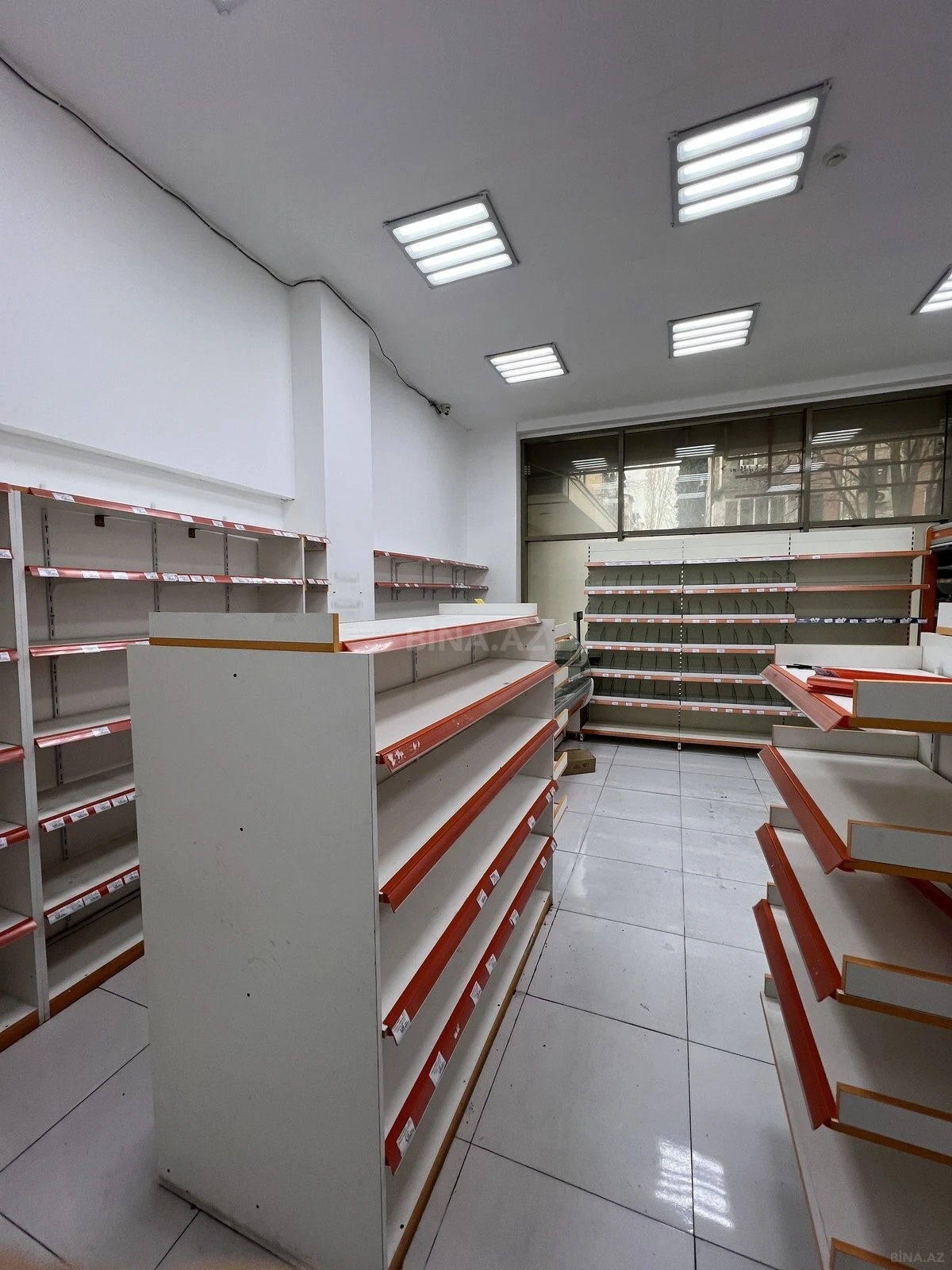 Satılır obyekt 105 m²