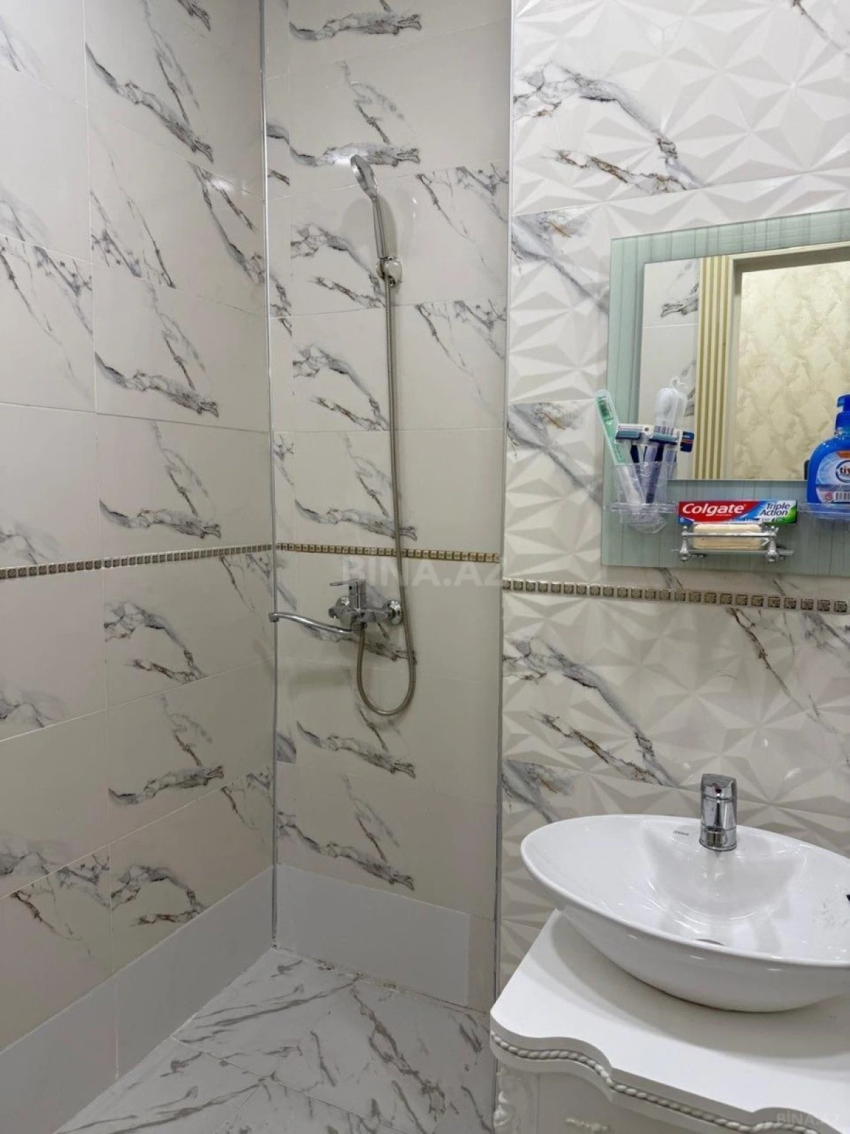 Kirayə verilir 2 otaqlı mənzil 70 m²