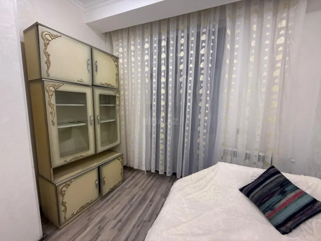 Kirayə verilir 2 otaqlı mənzil 70 m²