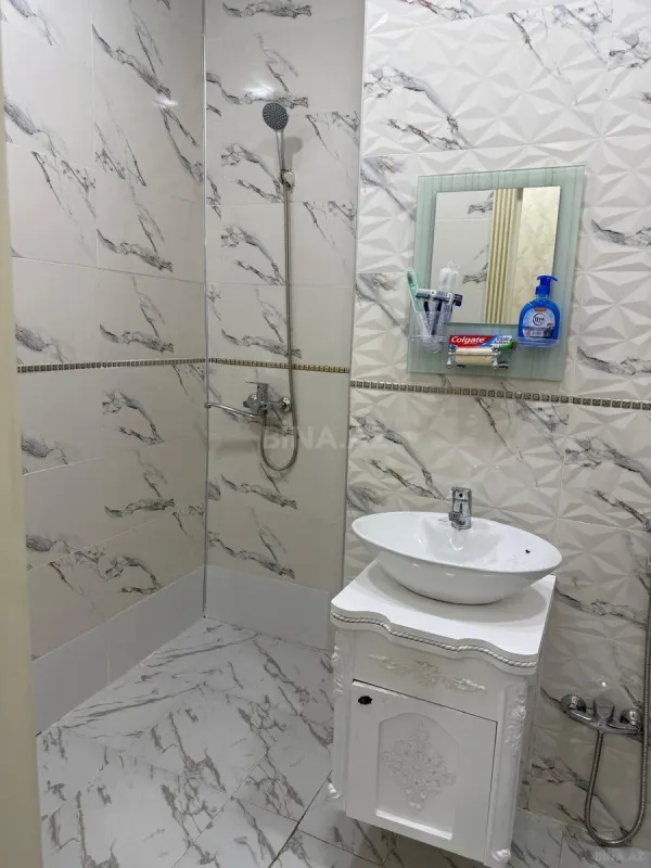 Kirayə verilir 2 otaqlı mənzil 70 m²