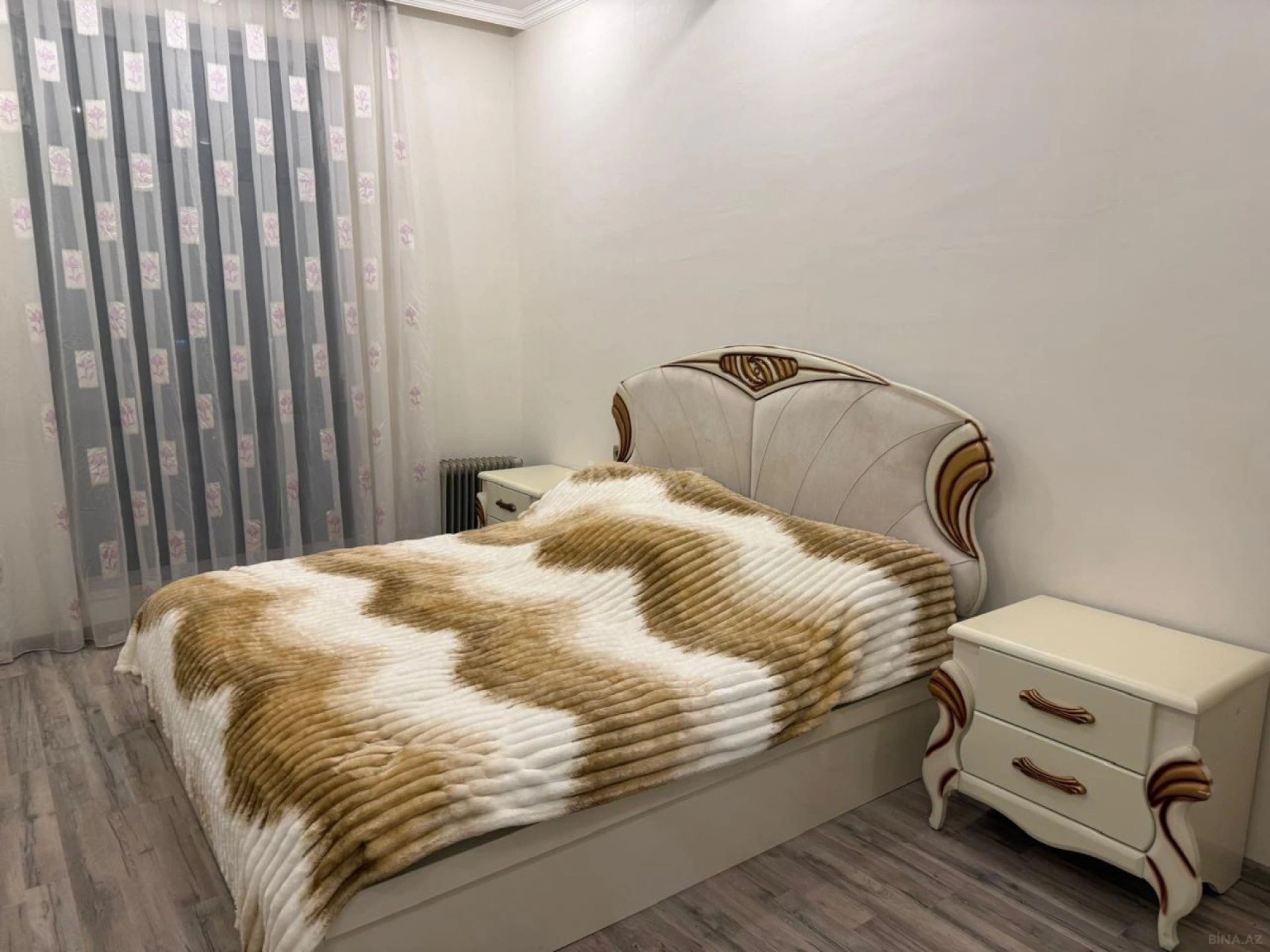 Kirayə verilir 2 otaqlı mənzil 70 m²