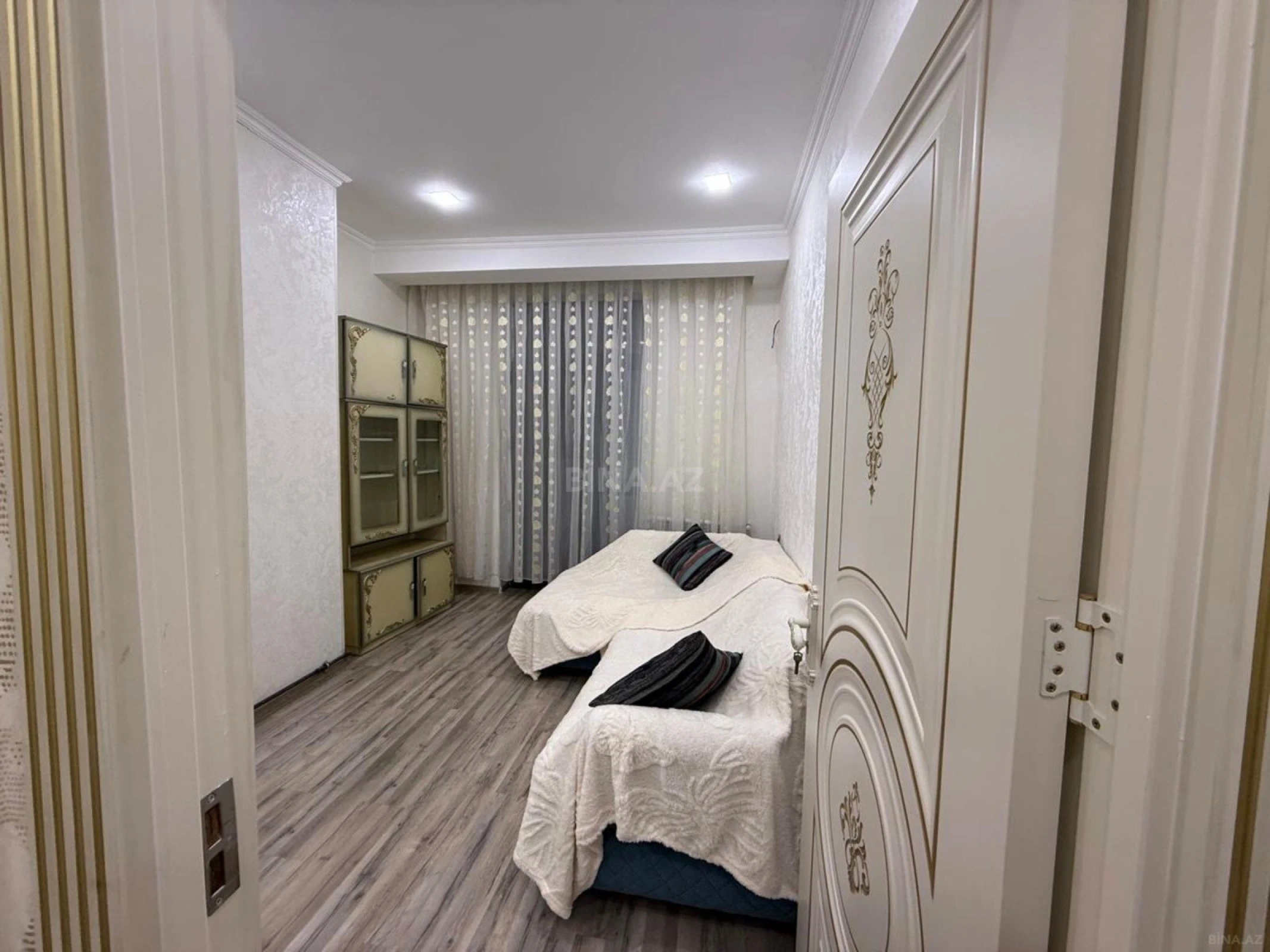 Kirayə verilir 2 otaqlı mənzil 70 m²