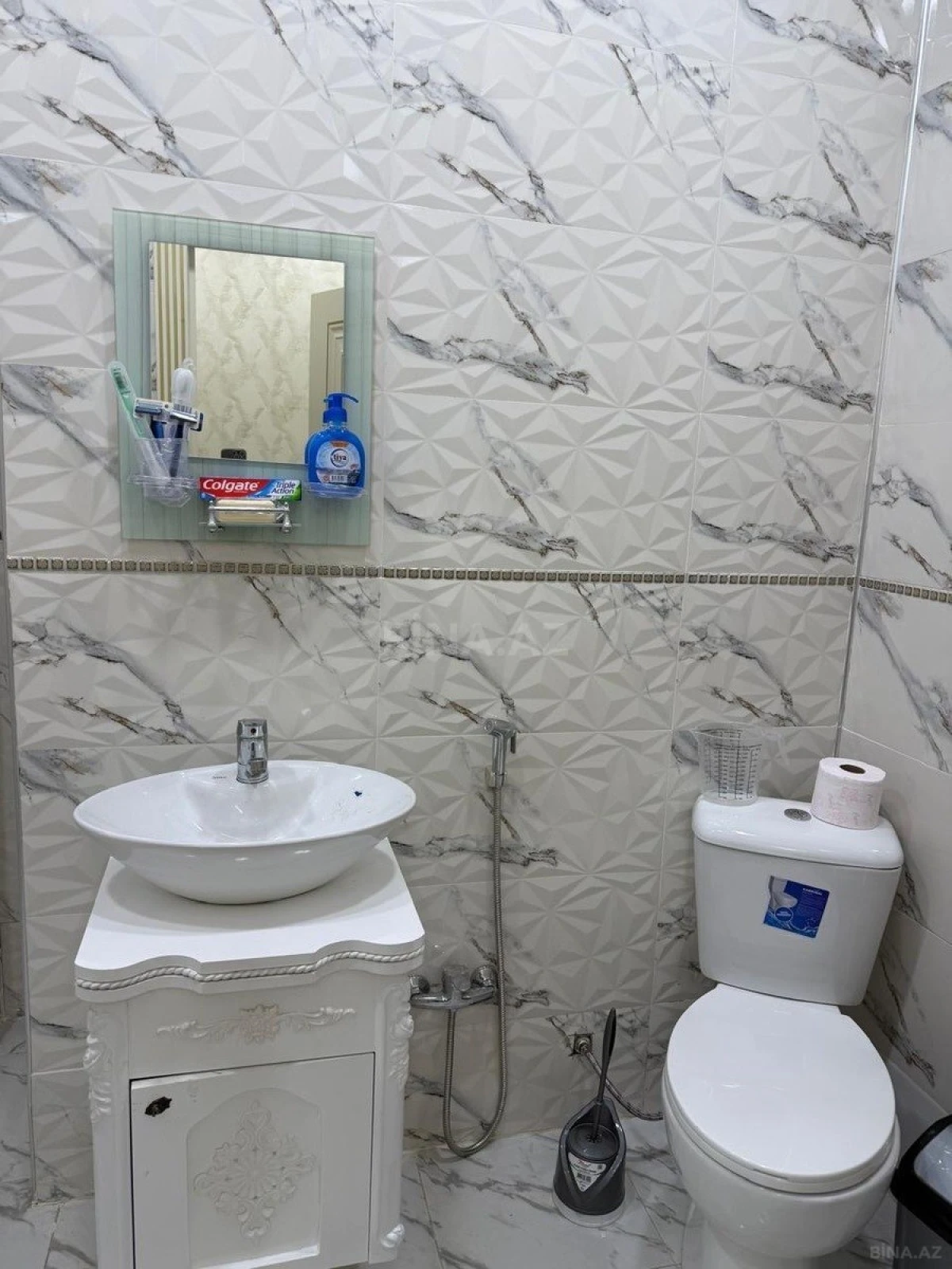 Kirayə verilir 2 otaqlı mənzil 70 m²
