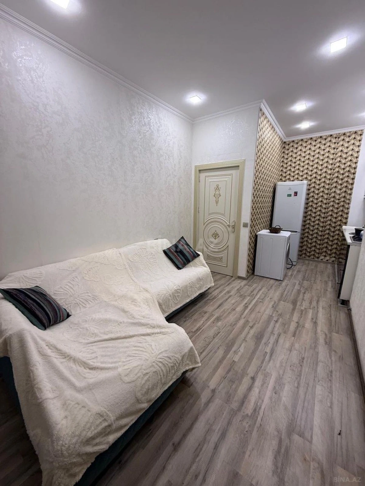Kirayə verilir 2 otaqlı mənzil 70 m²