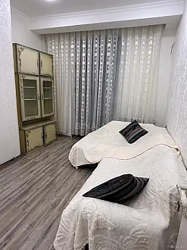 Kirayə verilir 2 otaqlı mənzil 70 m²