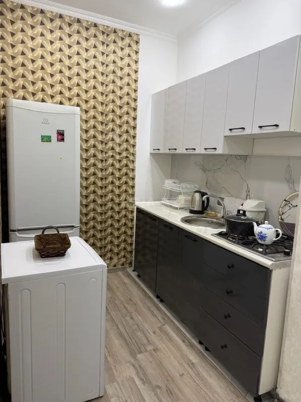 Kirayə verilir 2 otaqlı mənzil 70 m²