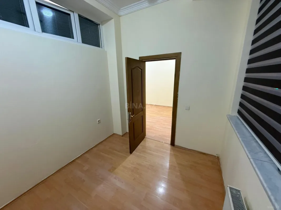 Kirayə verilir 12 otaqlı ofis 250 m²
