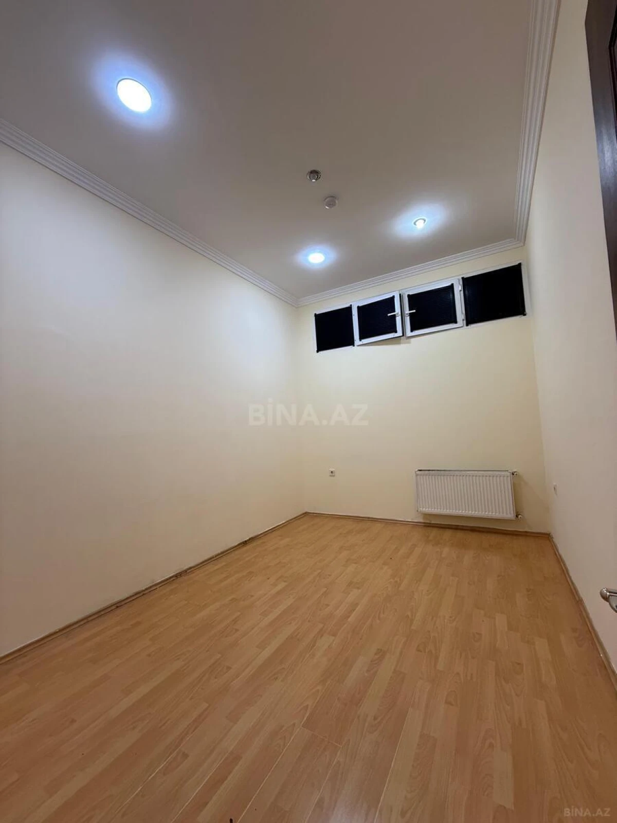 Kirayə verilir 12 otaqlı ofis 250 m²
