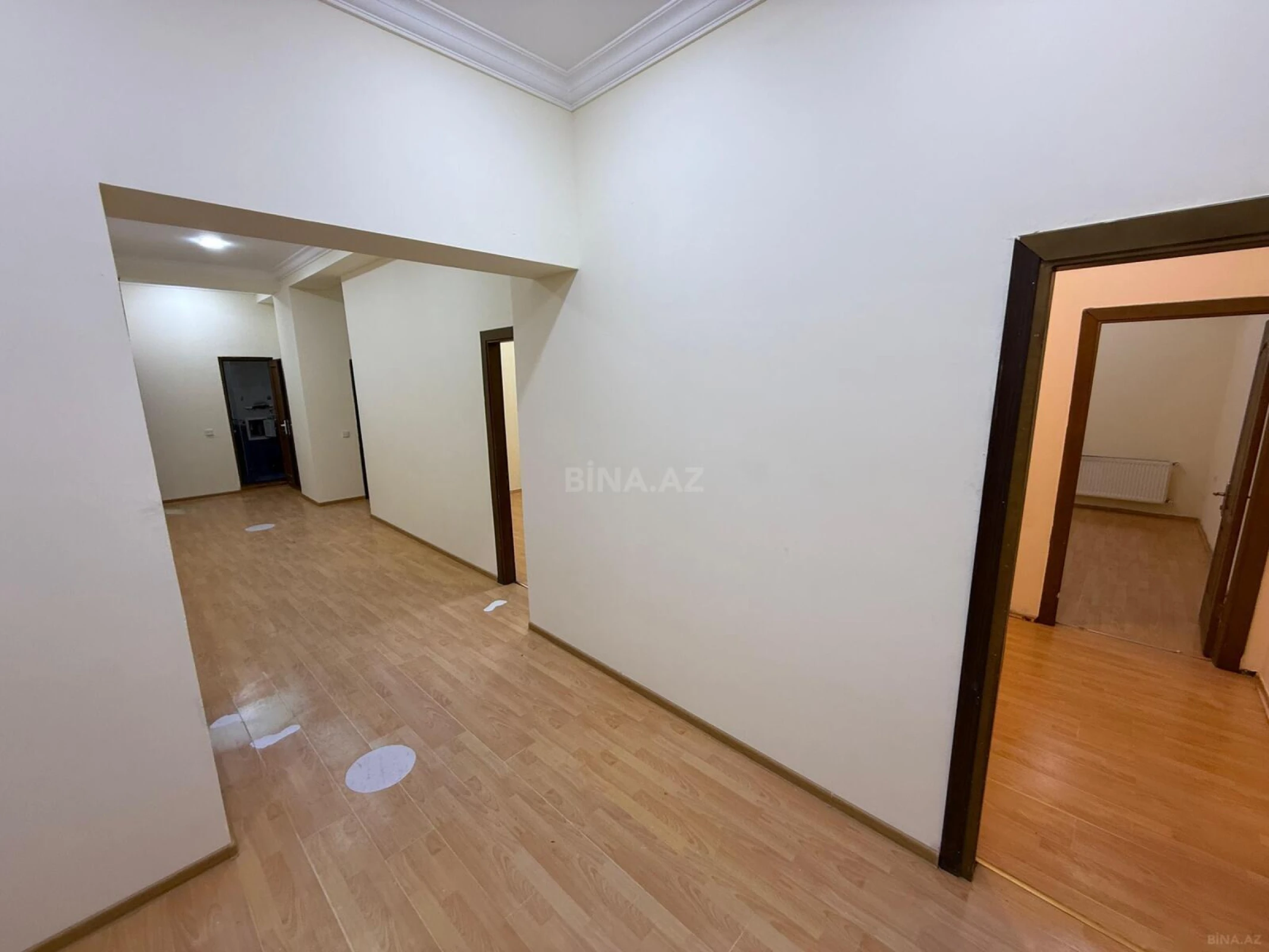 Kirayə verilir 12 otaqlı ofis 250 m²