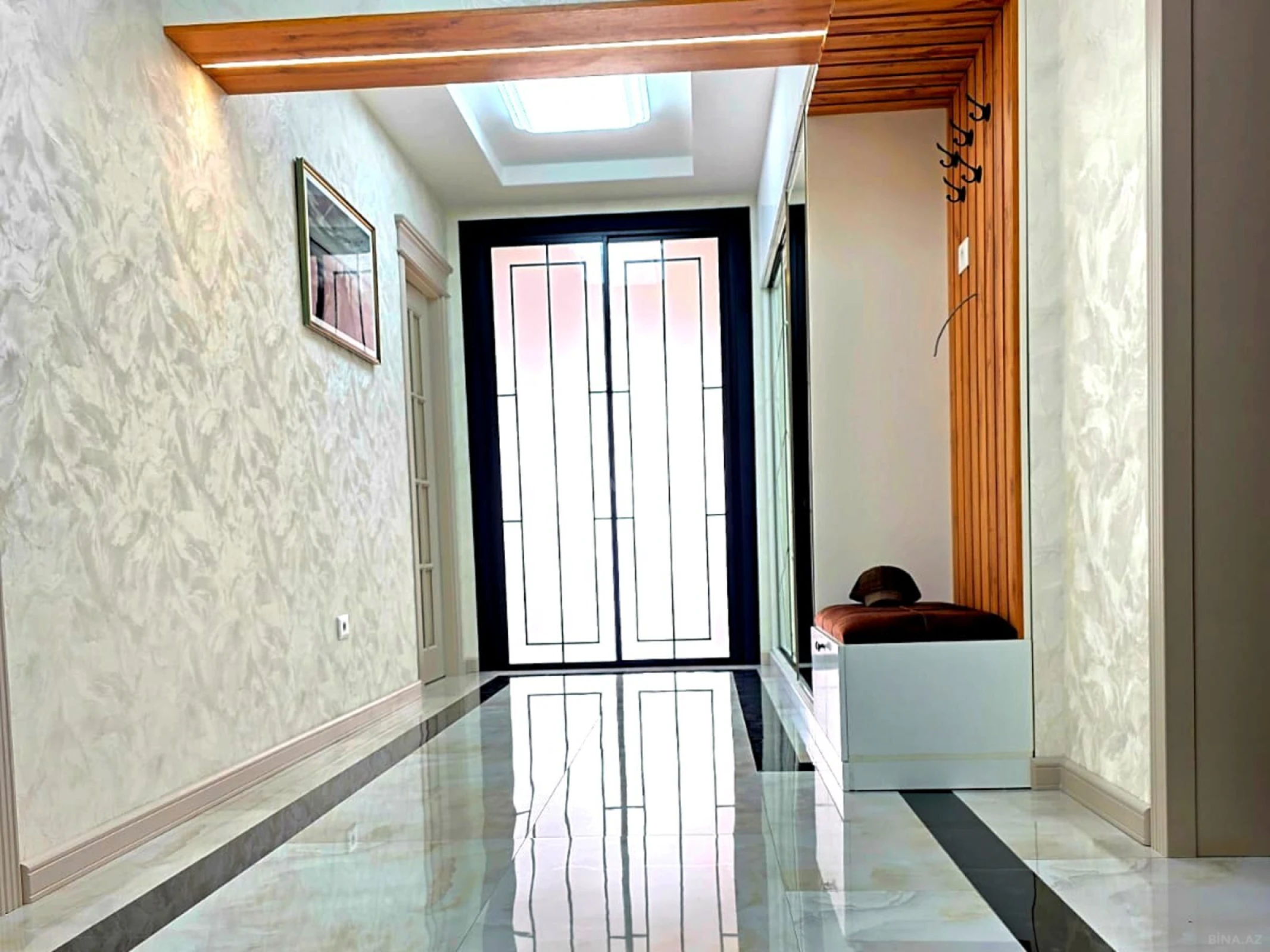 Satılır 3 otaqlı mənzil 128 m²