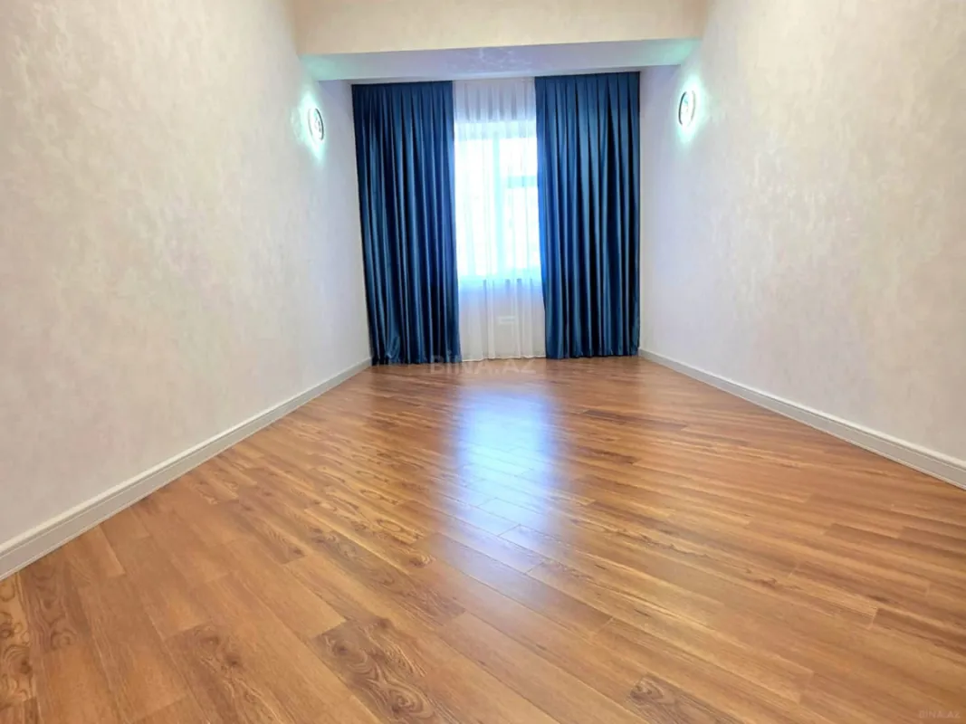 Satılır 3 otaqlı mənzil 128 m²