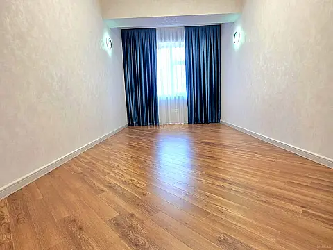 Satılır 3 otaqlı mənzil 128 m²
