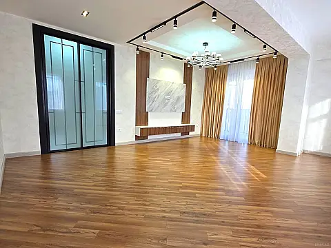 Satılır 3 otaqlı mənzil 128 m²