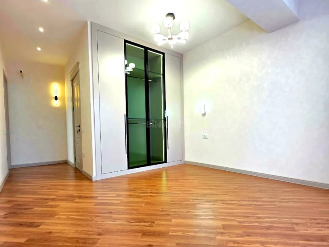 Satılır 3 otaqlı mənzil 128 m²