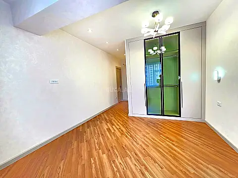 Satılır 3 otaqlı mənzil 128 m²