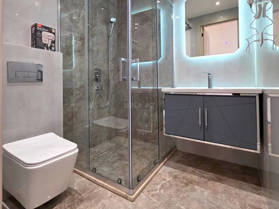 Satılır 3 otaqlı mənzil 128 m²